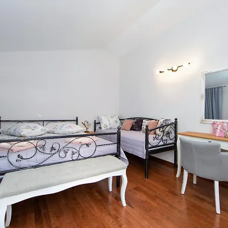 Silencio Mit Pool Casa vacanze Tučepi