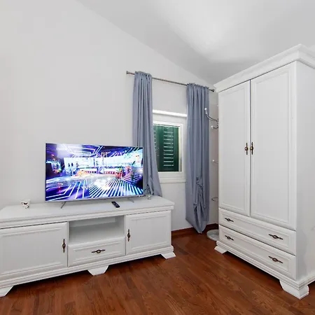 Casa vacanze Silencio Mit Pool Tučepi