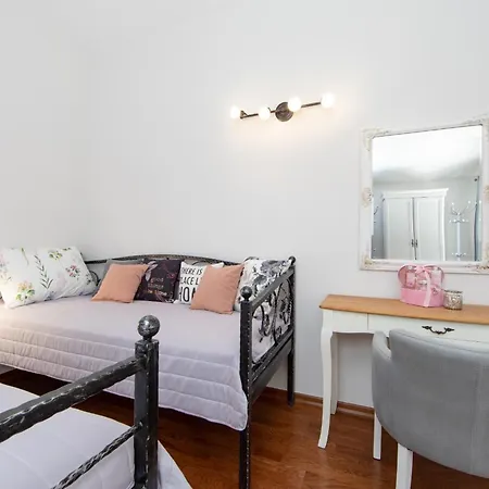 Silencio Mit Pool Tučepi