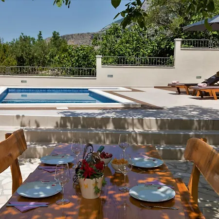 Tatil Evi Silencio Mit Pool Tučepi