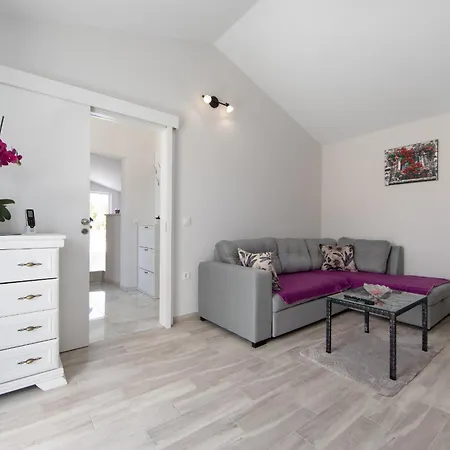 Silencio Mit Pool * Tučepi