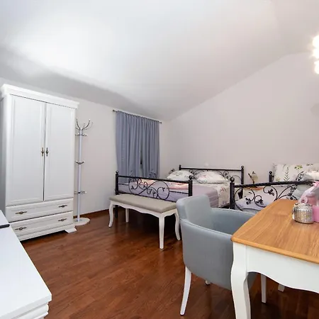 Prázdninový dům Silencio Mit Pool