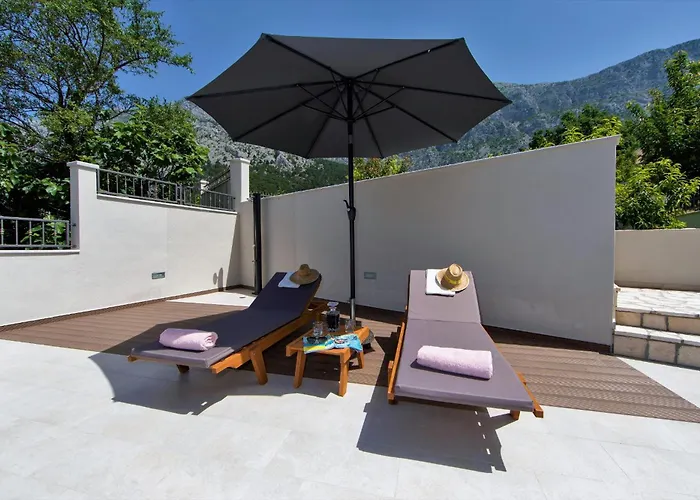 Silencio Mit Pool 펜션 *