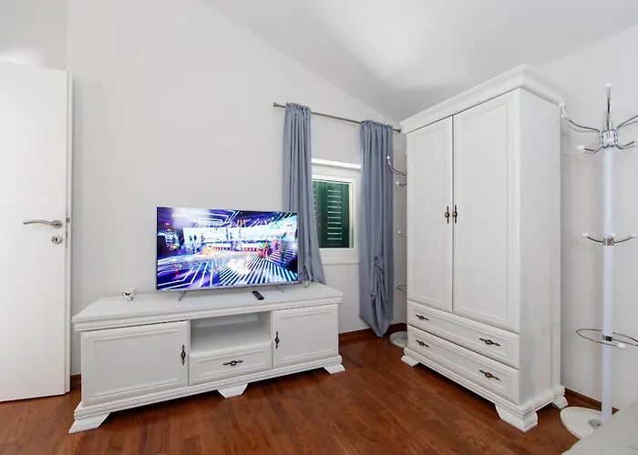 펜션 Silencio Mit Pool 투체피