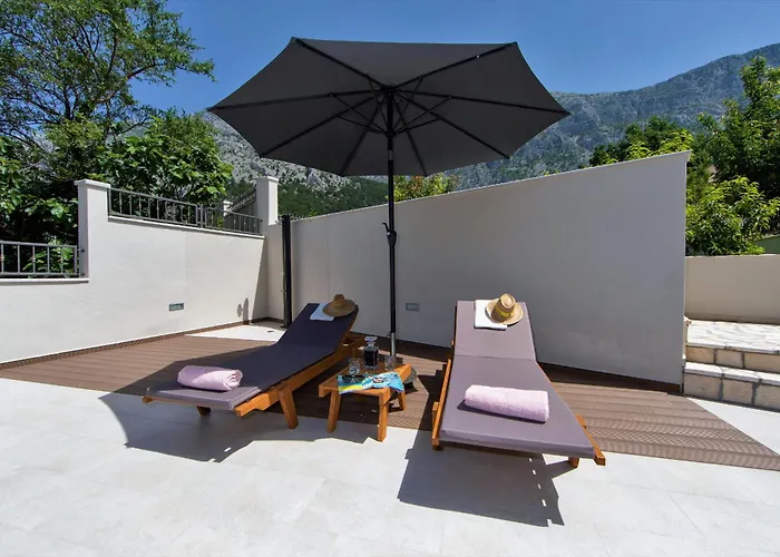 Silencio Mit Pool 펜션