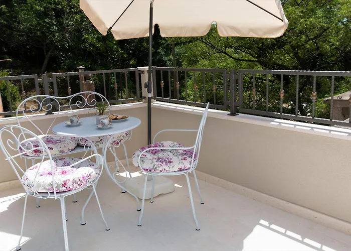 Silencio Mit Pool 펜션